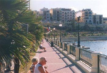 The Mediterranea Hotel & Suites خليج سانت بول المظهر الخارجي الصورة