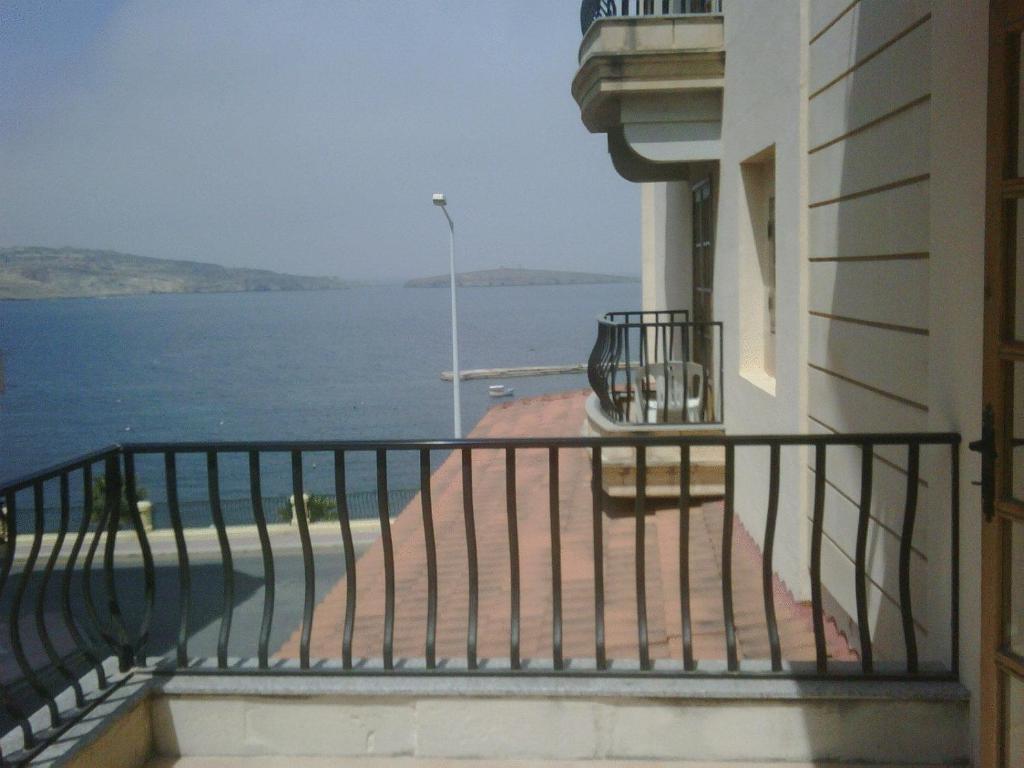 The Mediterranea Hotel & Suites خليج سانت بول المظهر الخارجي الصورة